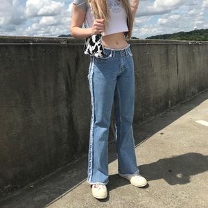 Low wasted mom jeans